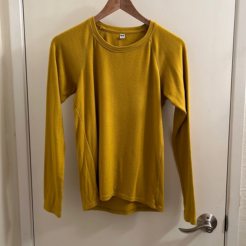 Uniqlo fleece mustard sweater